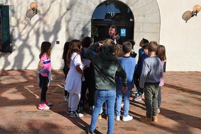 Visita dels alumnes de 3r de l'escola Sot del Camp a l'Ajuntament