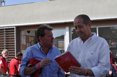 Felip Puig amb el Club petanca Santvicent