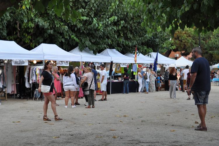 Santvi Market Tropical