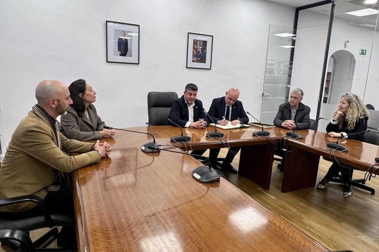 Visita delegat Govern