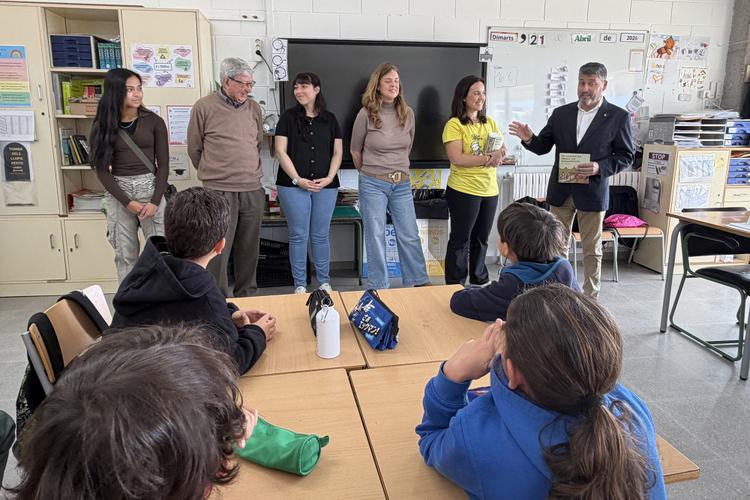 Presentaci&oacute; conte escoles