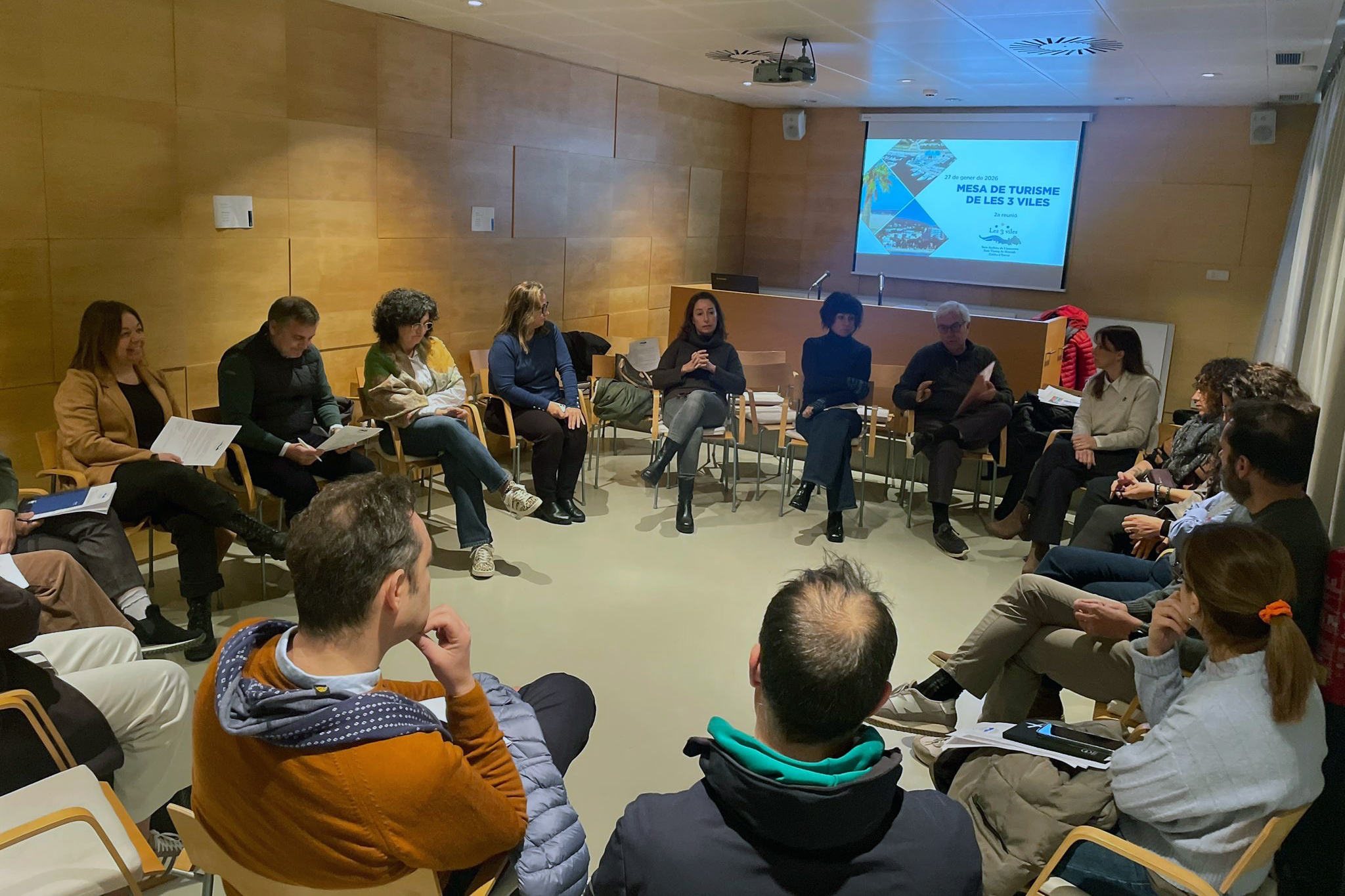 Mesa Turisme 3 Viles